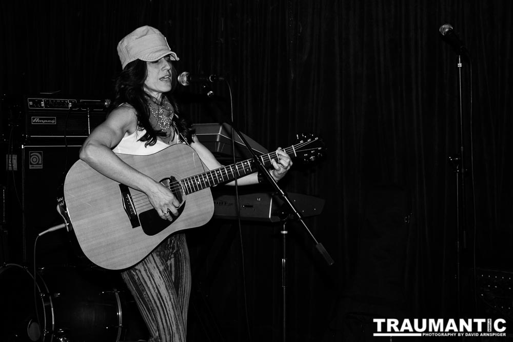 Gina, live from The Cat Club.  April 16th, 2008.