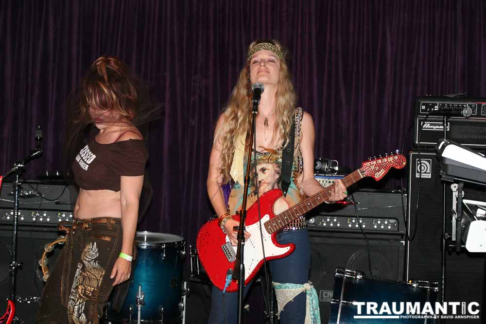 The Lizard Queens, Shay and Dana, from The Cat Club.  April 16th, 2008.