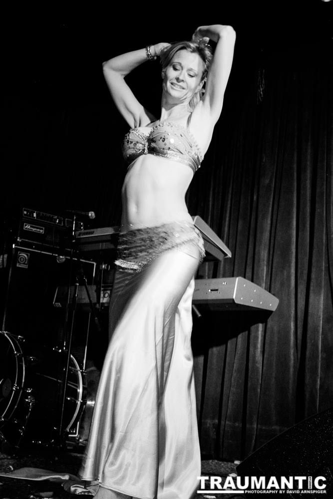 Dolphina at Self Inflicted..  Cat Club, April 16th, 2008.