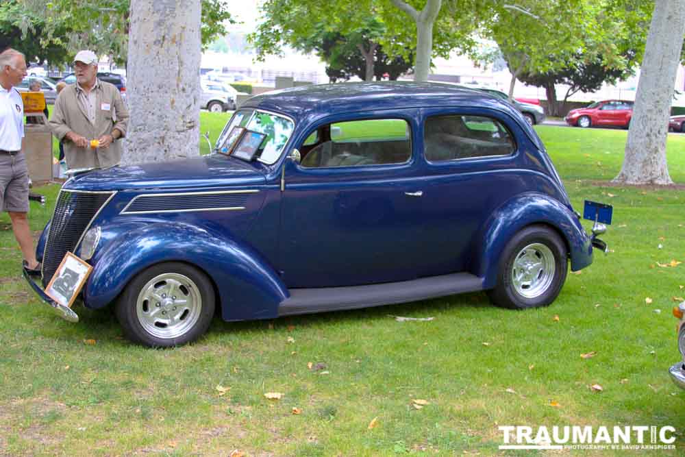 I was at a park for another event when I walked into a car show area.  Spent a few minutes capturing some of the beauties parked there.