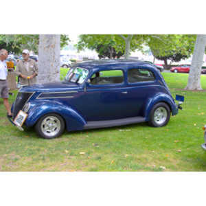 I was at a park for another event when I walked into a car show area.  Spent a few minutes capturing some of the beauties parked there.