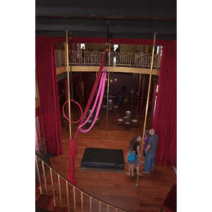 I was asked to shoot the grand opening of Emma Ridley's second location for her Goddess Fitness Dance clubs.  This location in particular was an amazing place.  Unfortunately, it's closed down now.  I did have fun shooting the event though.