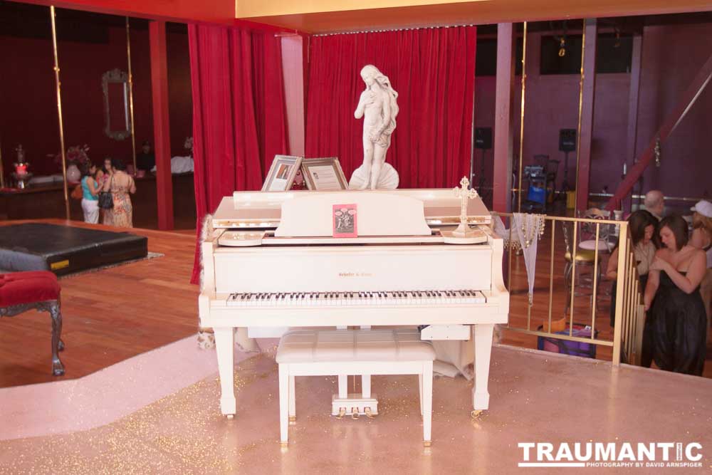 I was asked to shoot the grand opening of Emma Ridley's second location for her Goddess Fitness Dance clubs.  This location in particular was an amazing place.  Unfortunately, it's closed down now.  I did have fun shooting the event though.