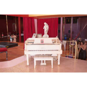 I was asked to shoot the grand opening of Emma Ridley's second location for her Goddess Fitness Dance clubs.  This location in particular was an amazing place.  Unfortunately, it's closed down now.  I did have fun shooting the event though.