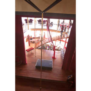 I was asked to shoot the grand opening of Emma Ridley's second location for her Goddess Fitness Dance clubs.  This location in particular was an amazing place.  Unfortunately, it's closed down now.  I did have fun shooting the event though.