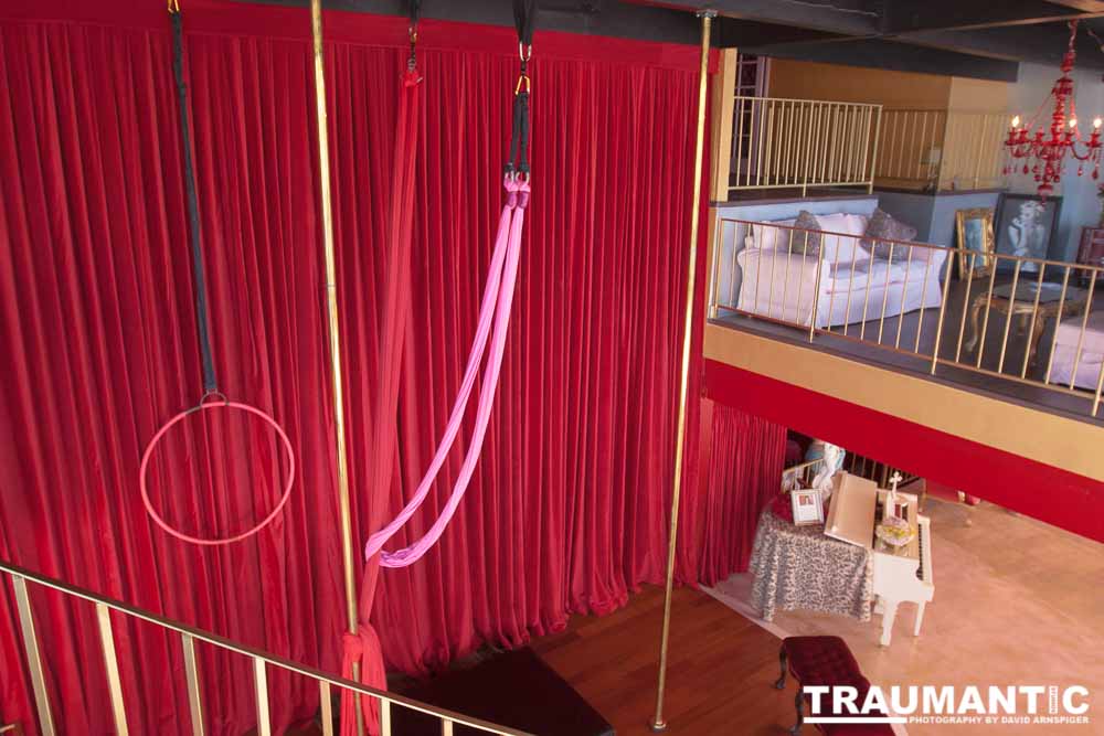 I was asked to shoot the grand opening of Emma Ridley's second location for her Goddess Fitness Dance clubs.  This location in particular was an amazing place.  Unfortunately, it's closed down now.  I did have fun shooting the event though.