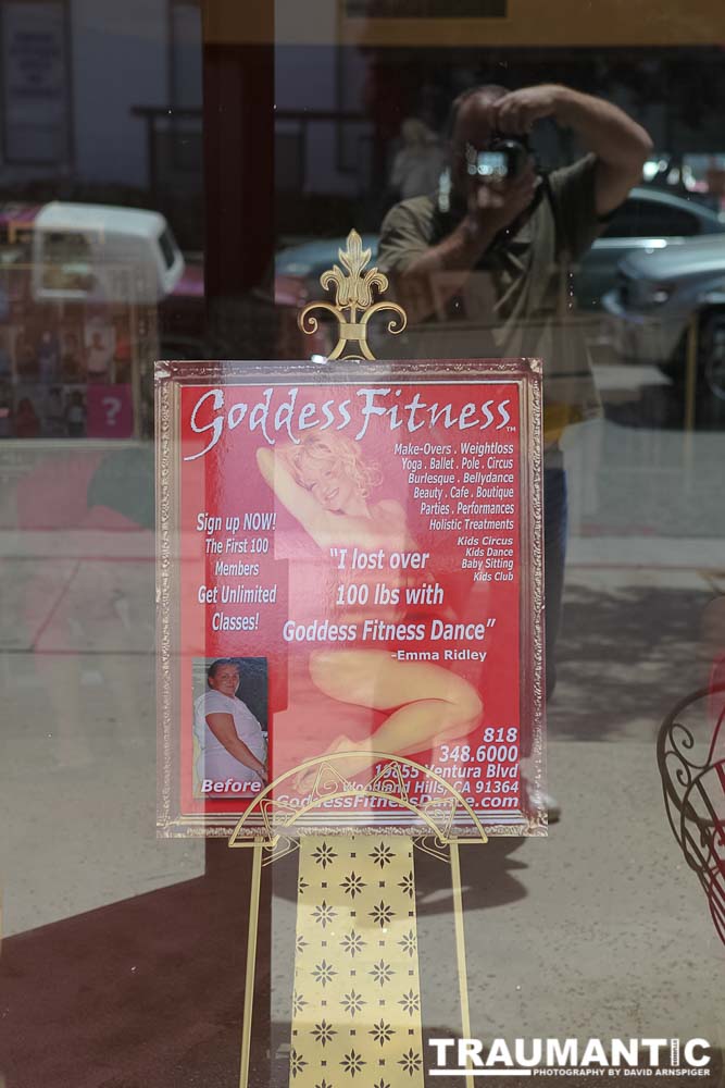 I was asked to shoot the grand opening of Emma Ridley's second location for her Goddess Fitness Dance clubs.  This location in particular was an amazing place.  Unfortunately, it's closed down now.  I did have fun shooting the event though.