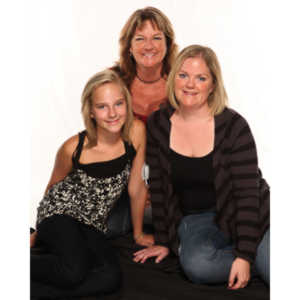 After doing some pickup shots for the Diabetes Walk with Makenna Myers, I spent a little time doing some family shots too.