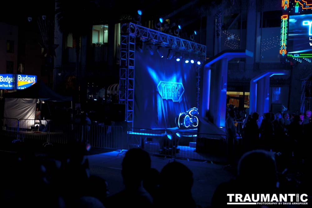 I went down to Hollywood on the evening of the premiere of TRON Legacy.  I wasn't able to get real close, but thanks to a long lens, I did pretty good getting some shots.