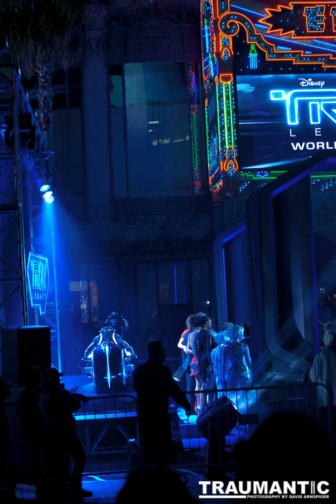 I went down to Hollywood on the evening of the premiere of TRON Legacy.  I wasn't able to get real close, but thanks to a long lens, I did pretty good getting some shots.
