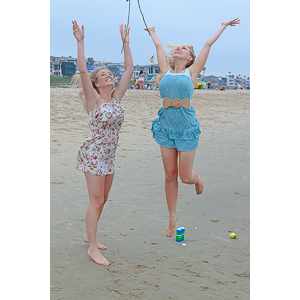 Erica hired me to come down to Manhattan Beach to photograph her and 4 friends on the beach.  We got some fun pictures.