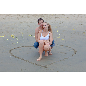 Erica hired me to come down to Manhattan Beach to photograph her and 4 friends on the beach.  We got some fun pictures.