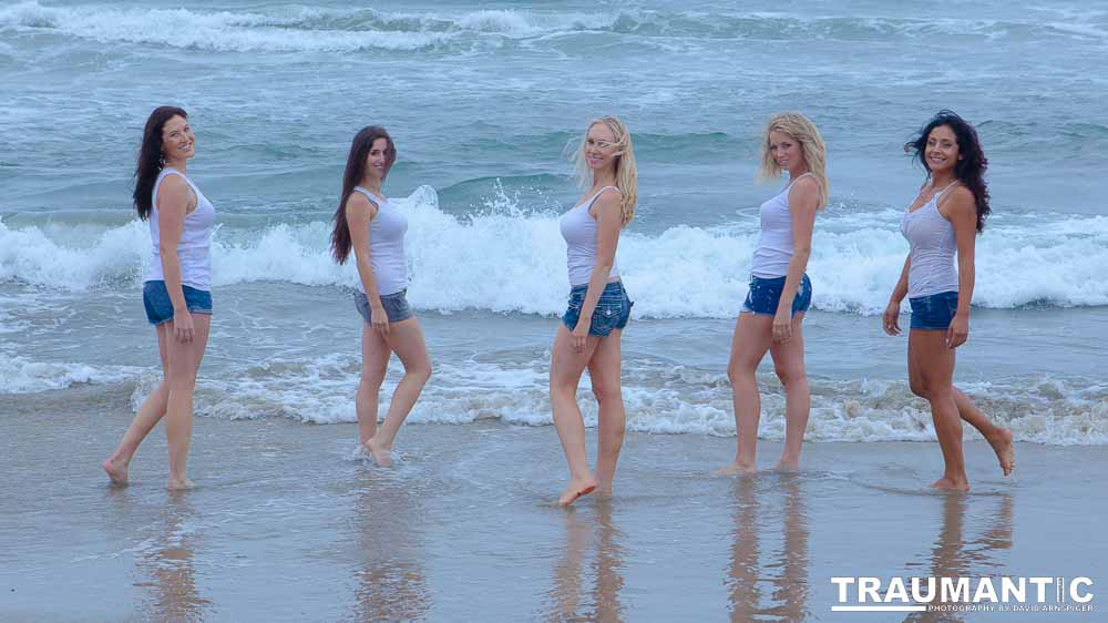 Erica hired me to come down to Manhattan Beach to photograph her and 4 friends on the beach.  We got some fun pictures.