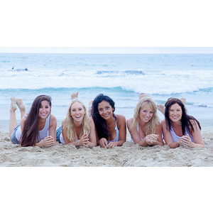 Erica hired me to come down to Manhattan Beach to photograph her and 4 friends on the beach.  We got some fun pictures.