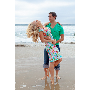 Erica hired me to come down to Manhattan Beach to photograph her and 4 friends on the beach.  We got some fun pictures.