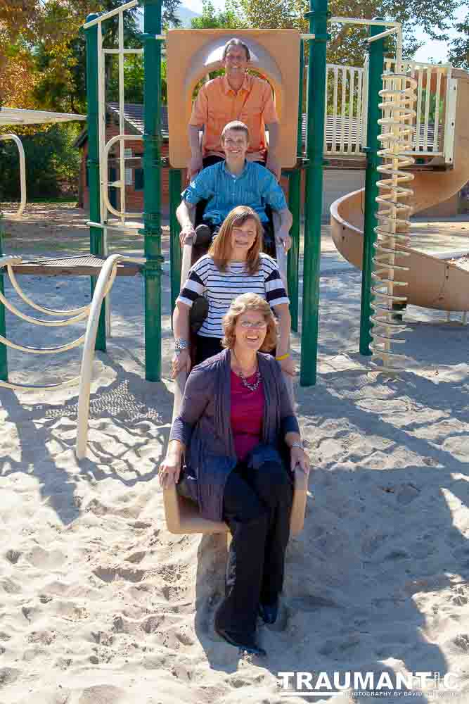 Brewster Family portraits in Johnny Carson Park, Burbank, CA
