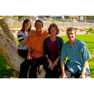 Brewster Family portraits in Johnny Carson Park, Burbank, CA
