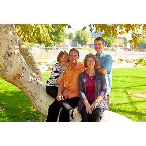 Brewster Family portraits in Johnny Carson Park, Burbank, CA