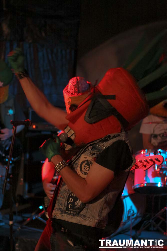 The Cinco de Mayo Freakshow Wrestling event at Knokz Pro Arena in Sun Valley, CA.  Featuring Sinn Bodhi, Scorch the Clown, Rock Riddle, Staysha Randall, Leroy Patterson, Amanda and many others.