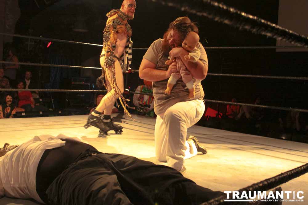 The Cinco de Mayo Freakshow Wrestling event at Knokz Pro Arena in Sun Valley, CA.  Featuring Sinn Bodhi, Scorch the Clown, Rock Riddle, Staysha Randall, Leroy Patterson, Amanda and many others.