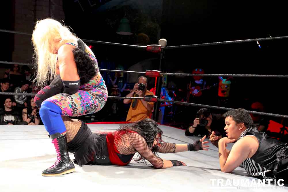 The Cinco de Mayo Freakshow Wrestling event at Knokz Pro Arena in Sun Valley, CA.  Featuring Sinn Bodhi, Scorch the Clown, Rock Riddle, Staysha Randall, Leroy Patterson, Amanda and many others.