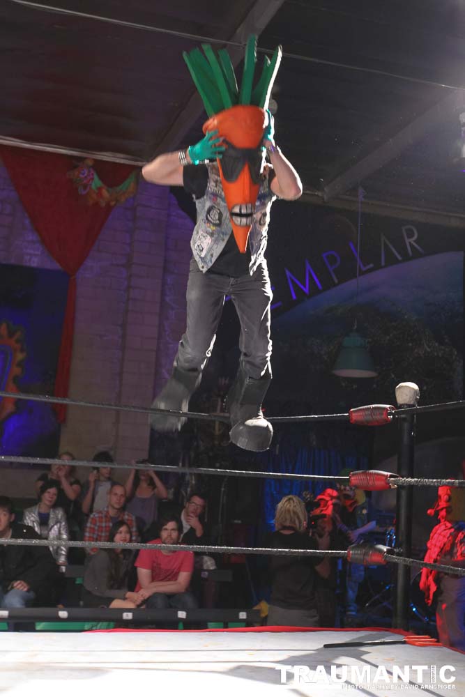 The Cinco de Mayo Freakshow Wrestling event at Knokz Pro Arena in Sun Valley, CA.  Featuring Sinn Bodhi, Scorch the Clown, Rock Riddle, Staysha Randall, Leroy Patterson, Amanda and many others.