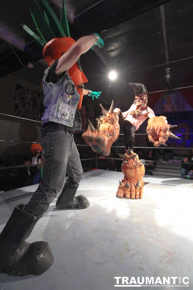 The Cinco de Mayo Freakshow Wrestling event at Knokz Pro Arena in Sun Valley, CA.  Featuring Sinn Bodhi, Scorch the Clown, Rock Riddle, Staysha Randall, Leroy Patterson, Amanda and many others.