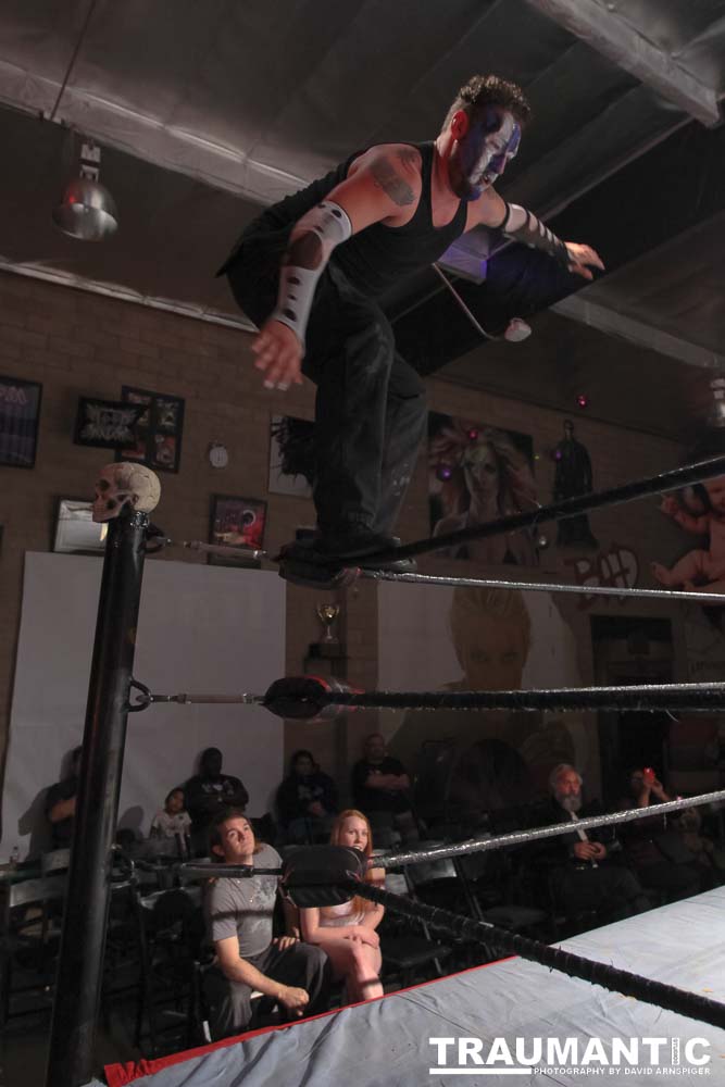 The Cinco de Mayo Freakshow Wrestling event at Knokz Pro Arena in Sun Valley, CA.  Featuring Sinn Bodhi, Scorch the Clown, Rock Riddle, Staysha Randall, Leroy Patterson, Amanda and many others.