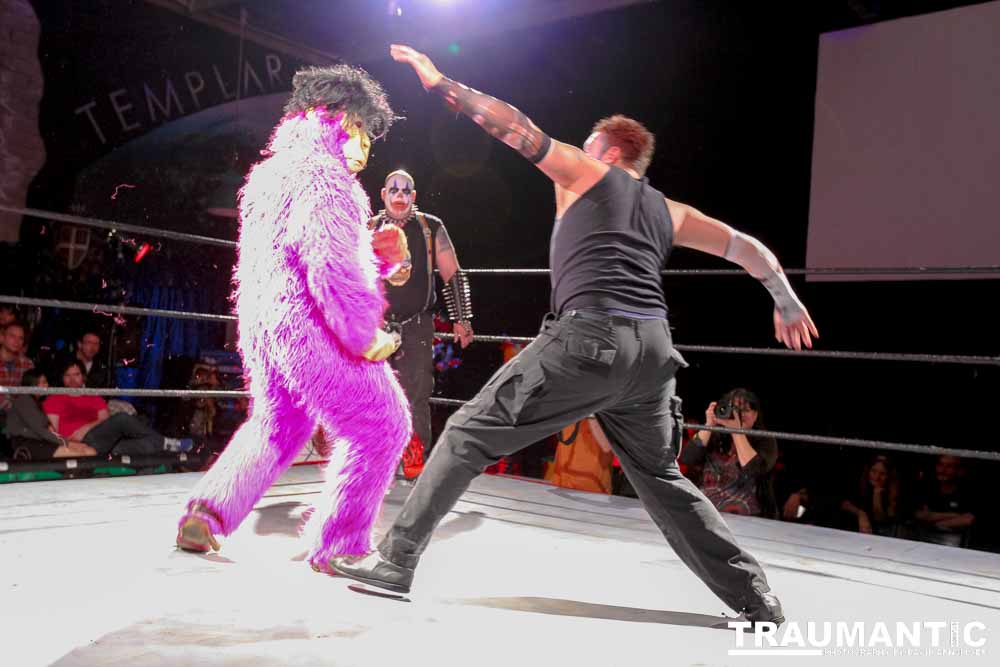 The Cinco de Mayo Freakshow Wrestling event at Knokz Pro Arena in Sun Valley, CA.  Featuring Sinn Bodhi, Scorch the Clown, Rock Riddle, Staysha Randall, Leroy Patterson, Amanda and many others.