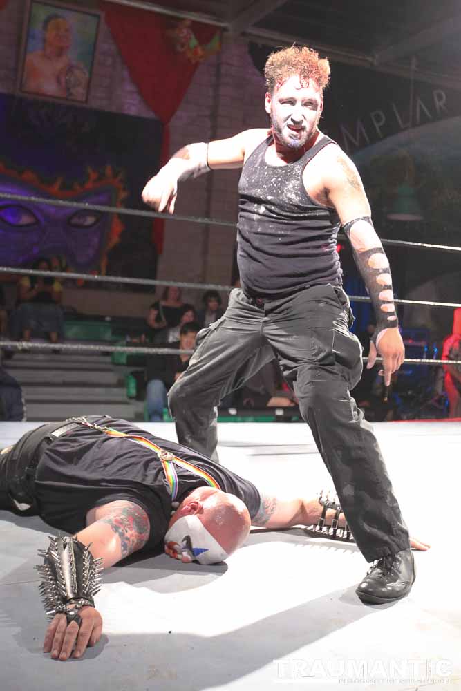 The Cinco de Mayo Freakshow Wrestling event at Knokz Pro Arena in Sun Valley, CA.  Featuring Sinn Bodhi, Scorch the Clown, Rock Riddle, Staysha Randall, Leroy Patterson, Amanda and many others.