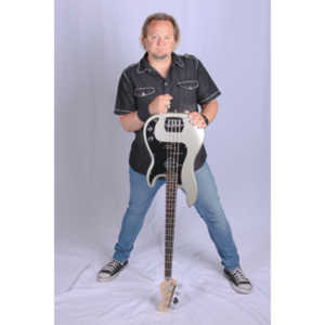 I was commissioned by Jenna to shoot band images and a possible cover image for their upcoming Pretty In Plastic album.