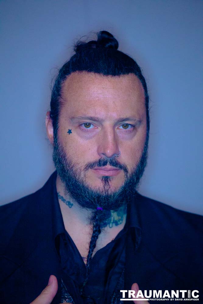 A fun promo shoot for Sinn Bodhi.