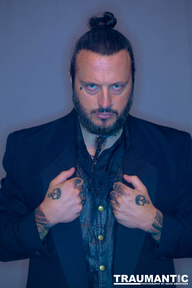 A fun promo shoot for Sinn Bodhi.