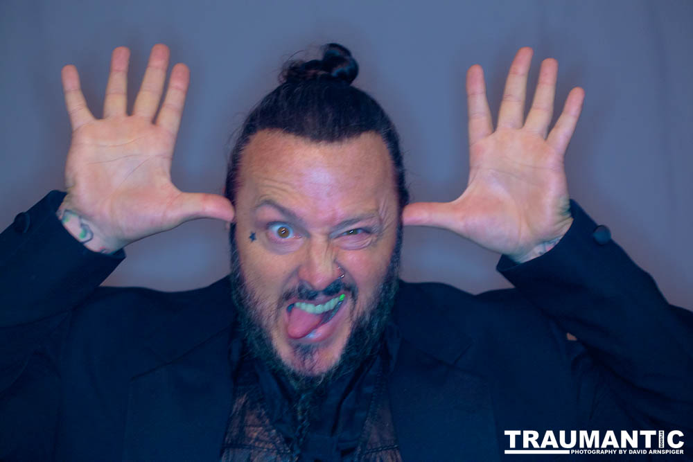 A fun promo shoot for Sinn Bodhi.