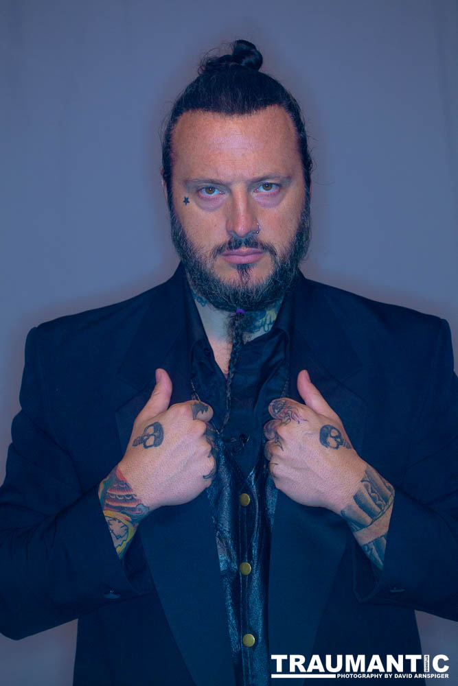 A fun promo shoot for Sinn Bodhi.