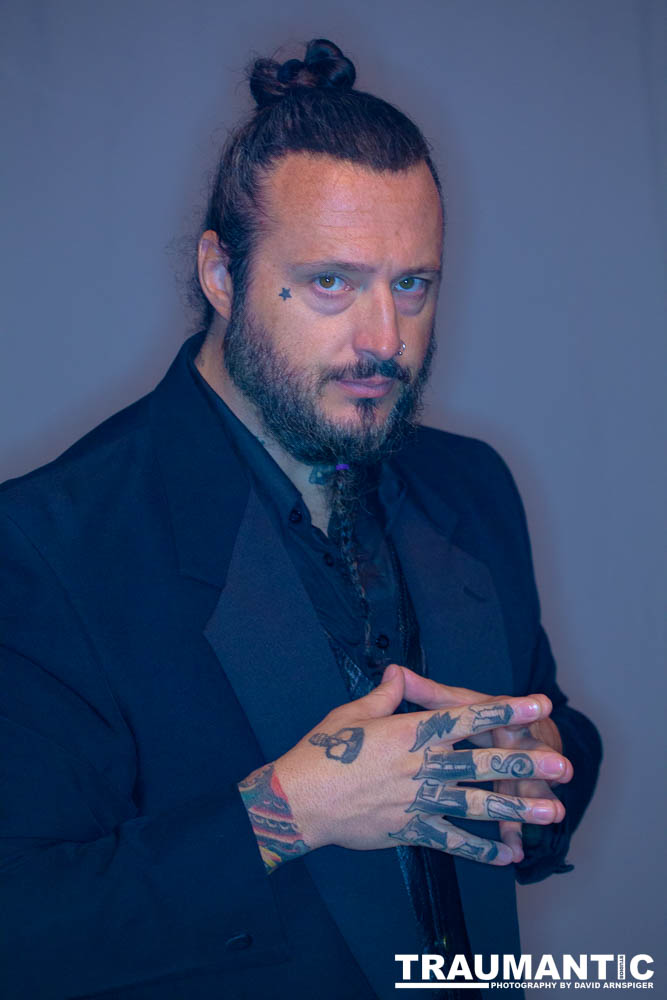 A fun promo shoot for Sinn Bodhi.