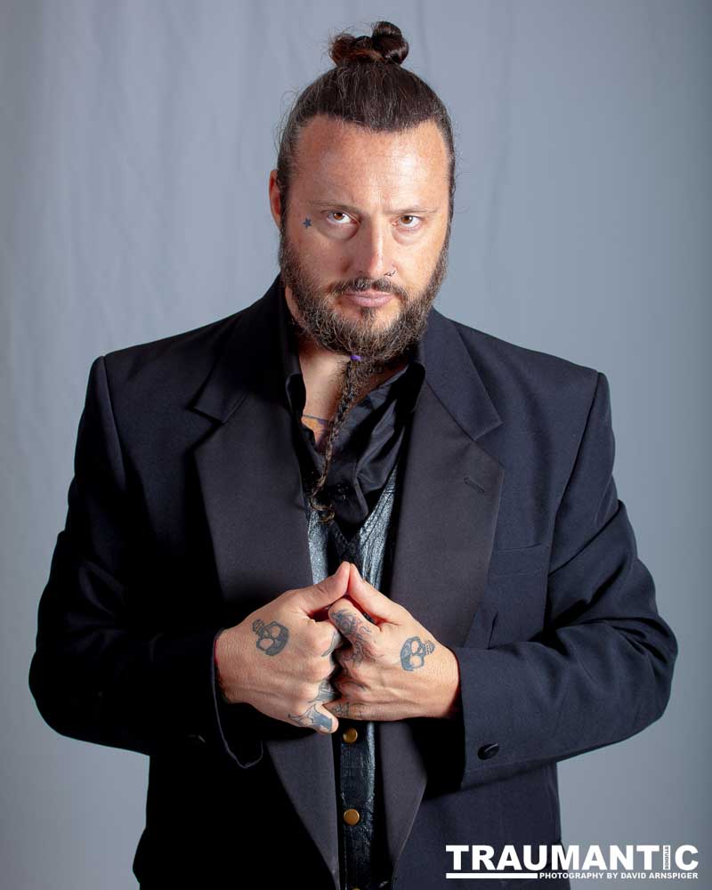 A fun promo shoot for Sinn Bodhi.