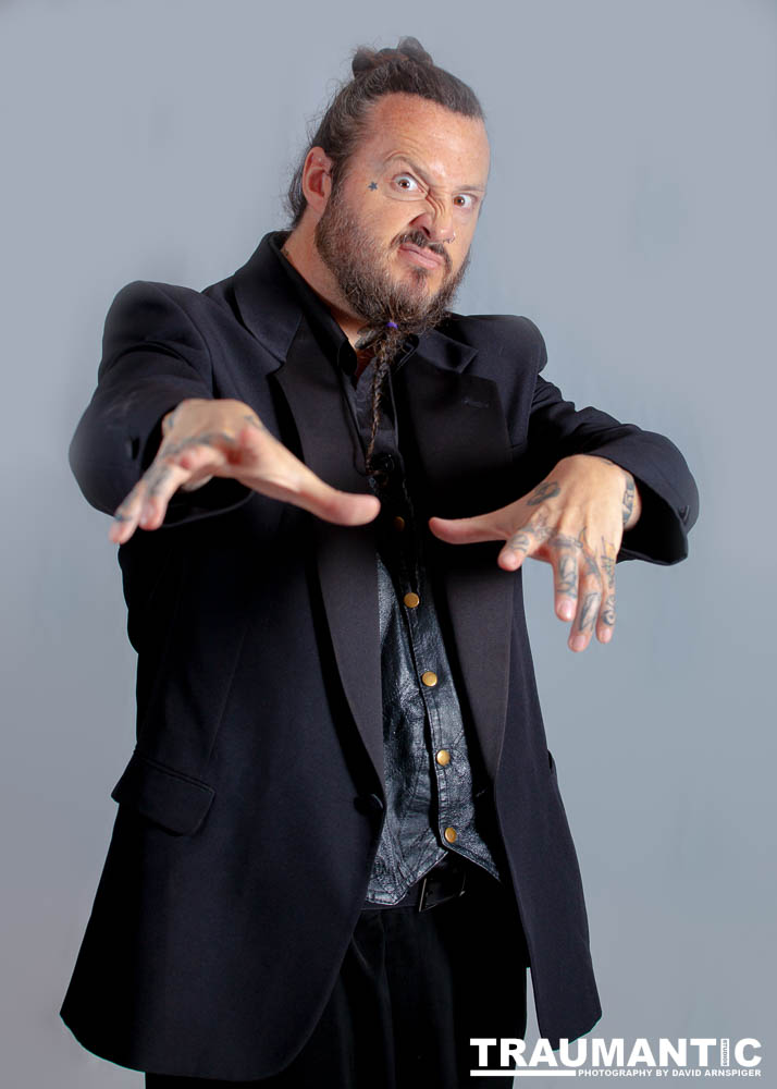 A fun promo shoot for Sinn Bodhi.