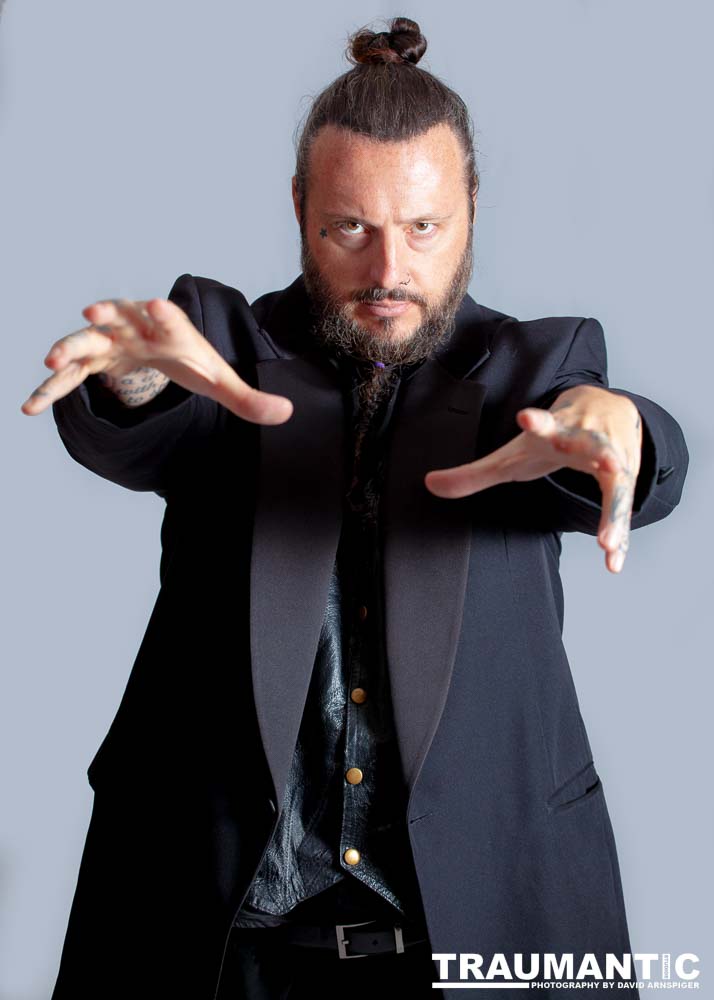 A fun promo shoot for Sinn Bodhi.