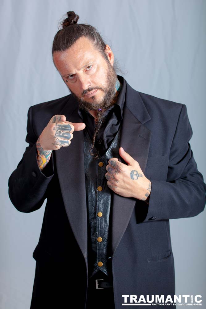 A fun promo shoot for Sinn Bodhi.