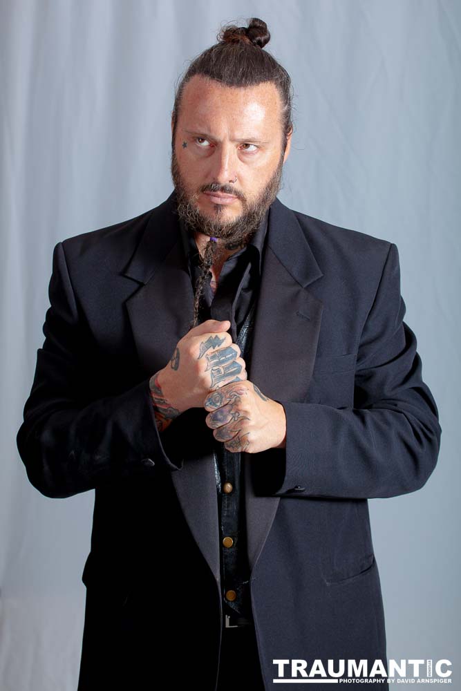 A fun promo shoot for Sinn Bodhi.