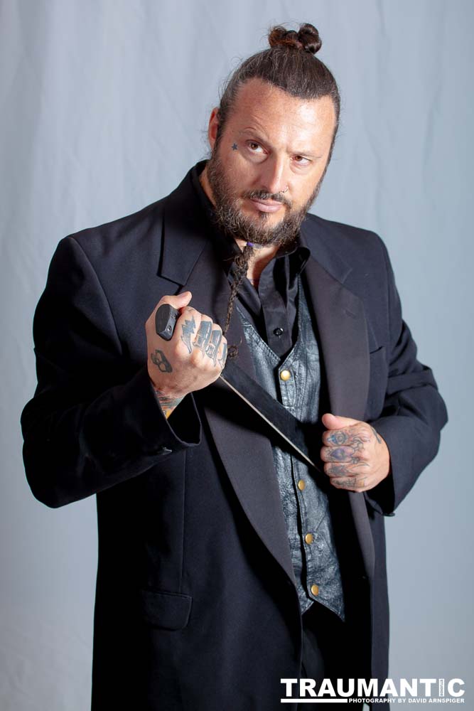 A fun promo shoot for Sinn Bodhi.