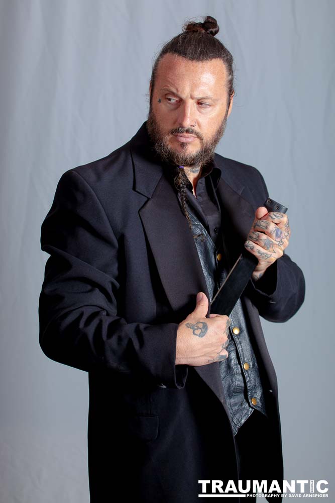 A fun promo shoot for Sinn Bodhi.