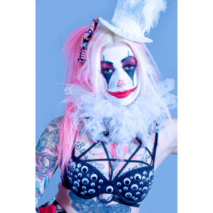 A fun promo shoot for Sinn Bodhi.