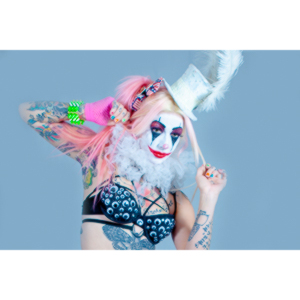 A fun promo shoot for Sinn Bodhi.