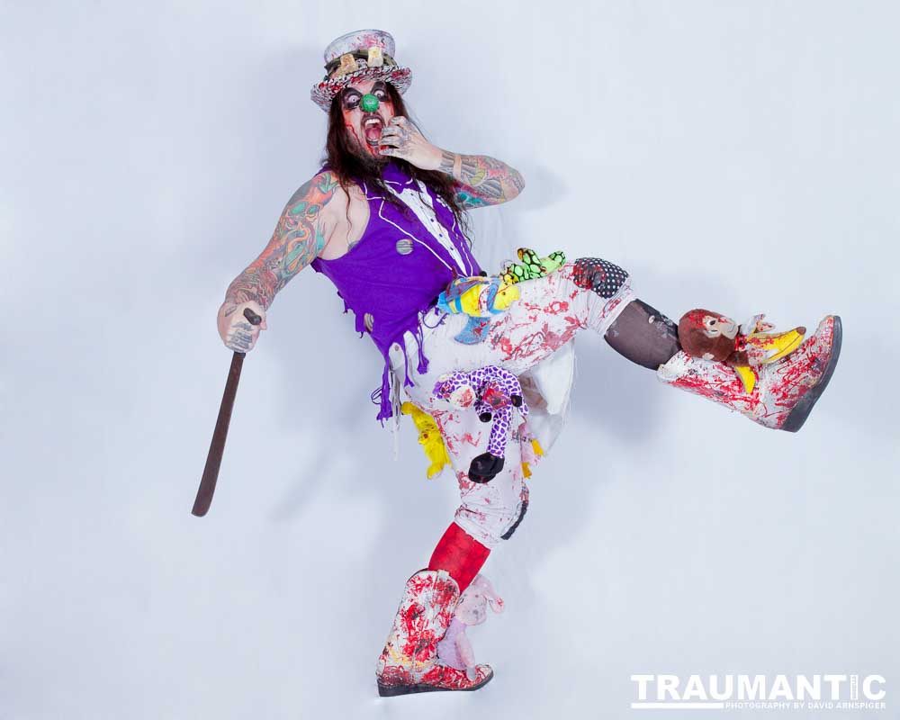 A fun promo shoot for Sinn Bodhi.