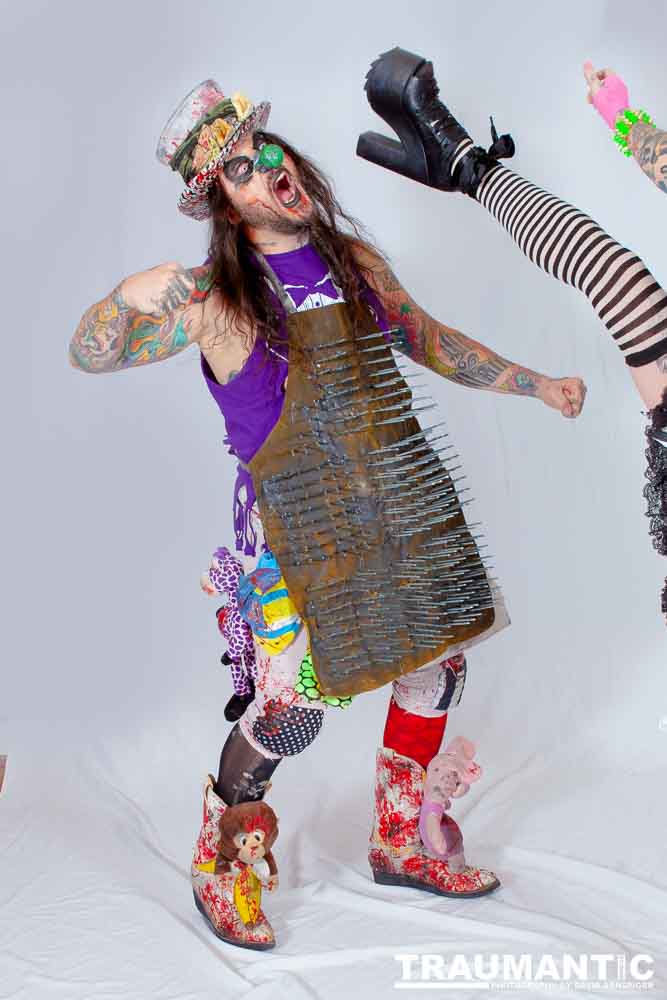 A fun promo shoot for Sinn Bodhi.