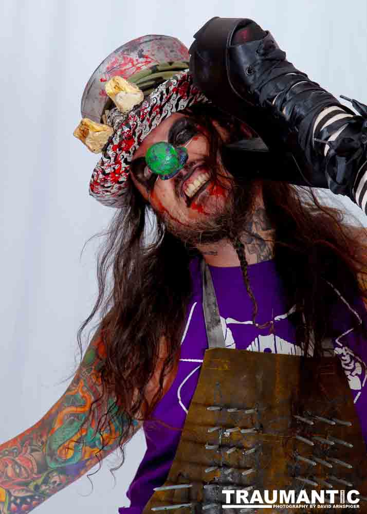 A fun promo shoot for Sinn Bodhi.