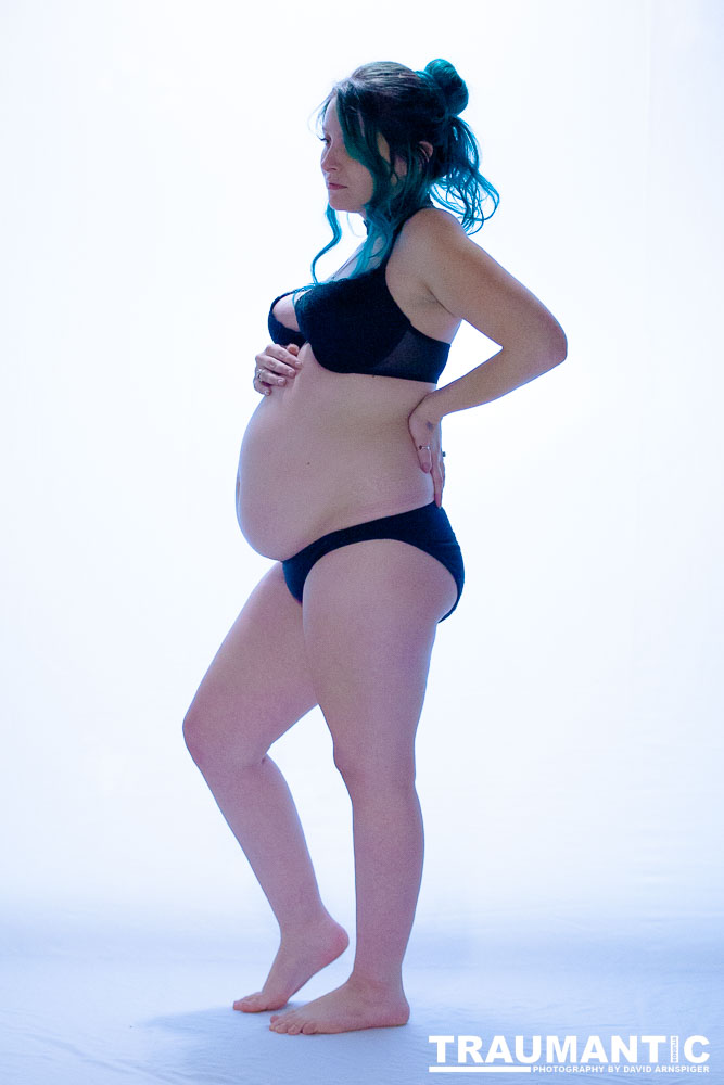 Mollie asked me to do a silhouette baby bump session.