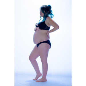 Mollie asked me to do a silhouette baby bump session.